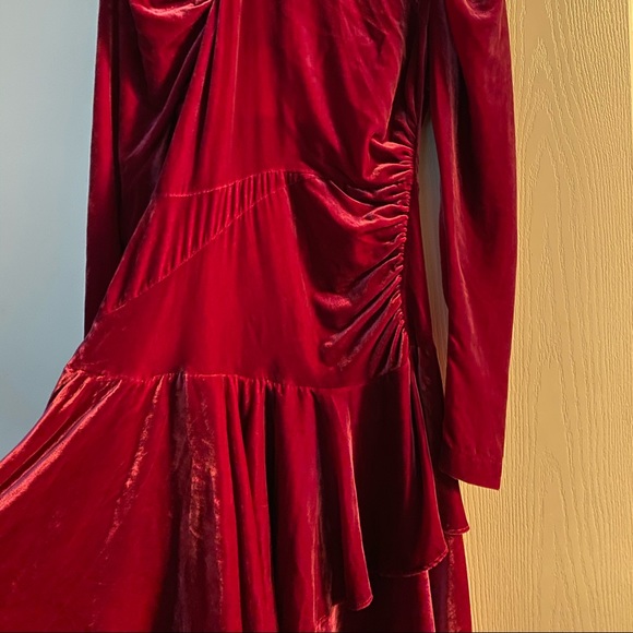 SOLD*** ROTATE DRESS figure flattering - Picture 14 of 17